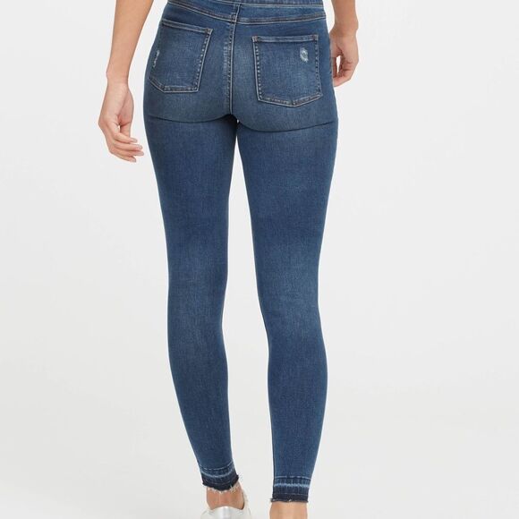✨ SPANX DISTRESSED SKINNY JEANS✨ - Picture 4 of 13